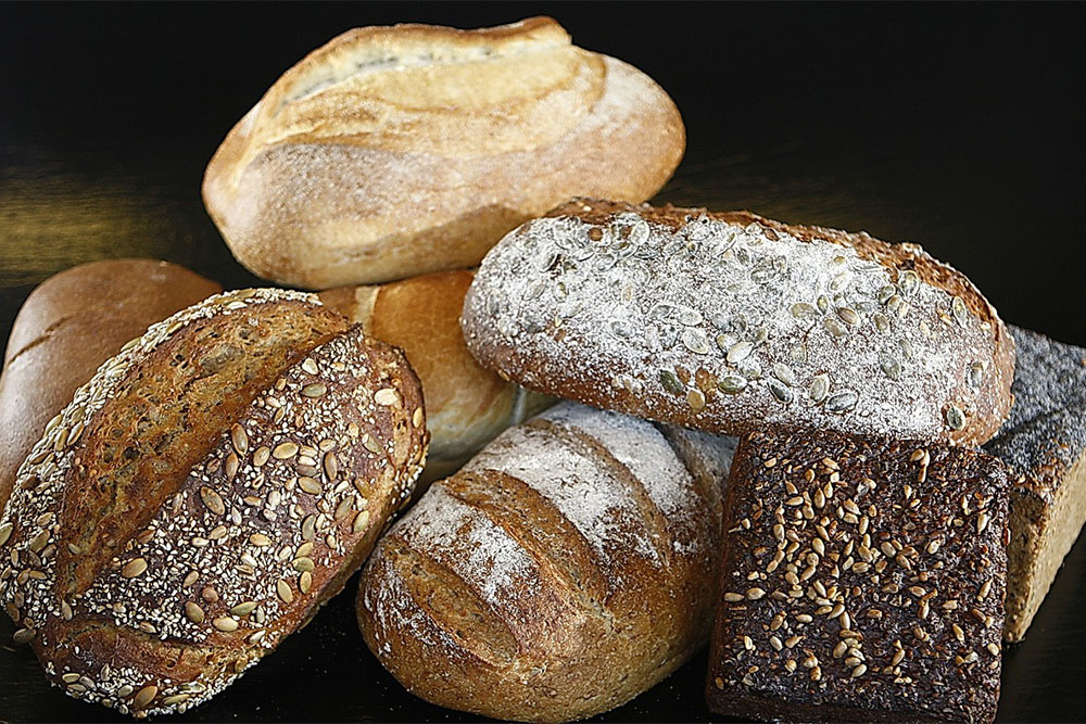 Селски пълнозърнест хляб