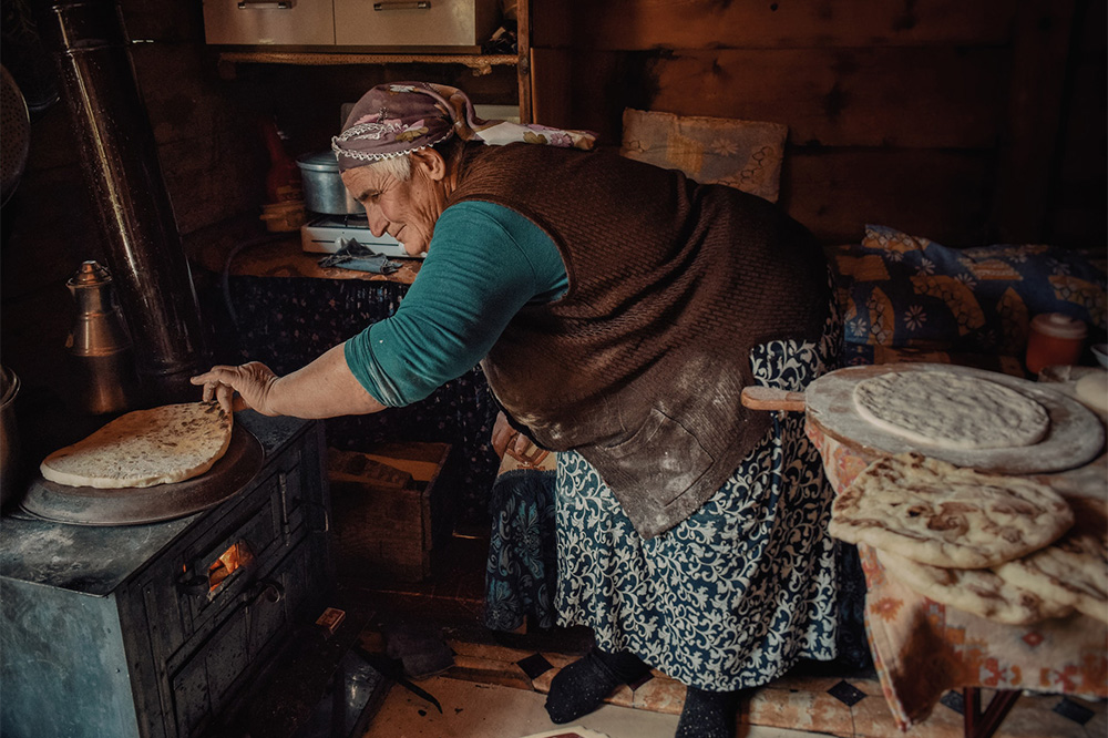 Хляб и спомени: емоционалната връзка с домашния хляб на баба